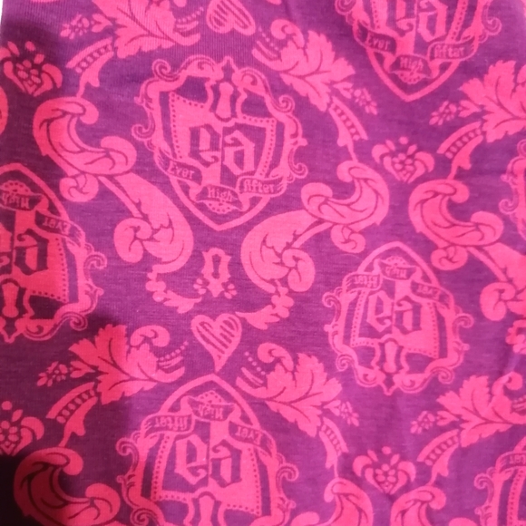 Ever After High Raven Queen Apple White 2 PC Top & Legging Set NWT Sz 8, 10, 12 - Picture 8 of 11